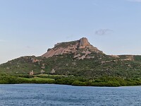 Tafelberg met golfbaan eronder
