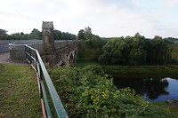 Links aquaduct met kanaal, rechts de Lippe.