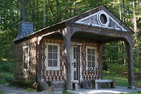 De ‘Hermitage van Socrates’ in het park.