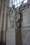 De Dom van Arras heeft nogal groteske beelden. Let op het losse hoofd rechtsonder.