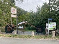 De overduidelijke bewegwijzering naar het biker’s hotel