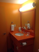 Gele badkamer