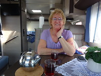 Aan de thee