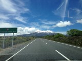 Op weg naar Tongariro National Park, Mt Ruapehu met z'n enorme krater!