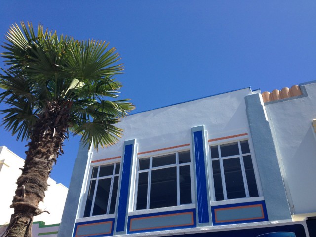 Lekker leuke Miami Vice Art Deco geveltjes!