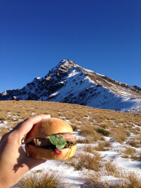 Veel lekkerder dan op hoogte in de sneeuw wordt het niet! Ben Lomond Track Queenstown