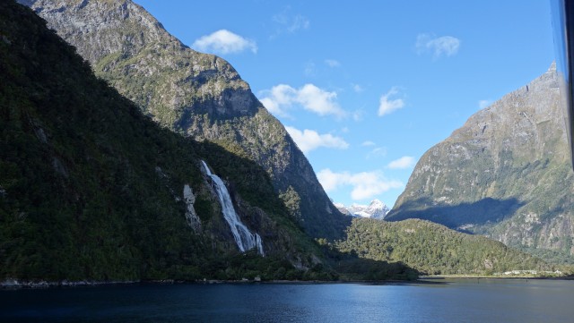 Milford Sound, eindeloze watervallen!