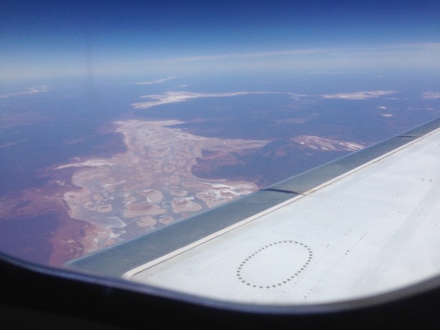 Op naar Alice springs, uitgestrekte droge zoutmeren, neem ik aan.