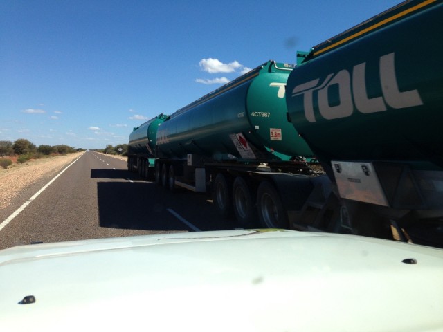 Road trains, Goedemiddag.