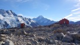 Next morning Mueller hut en toiletje met serious views!