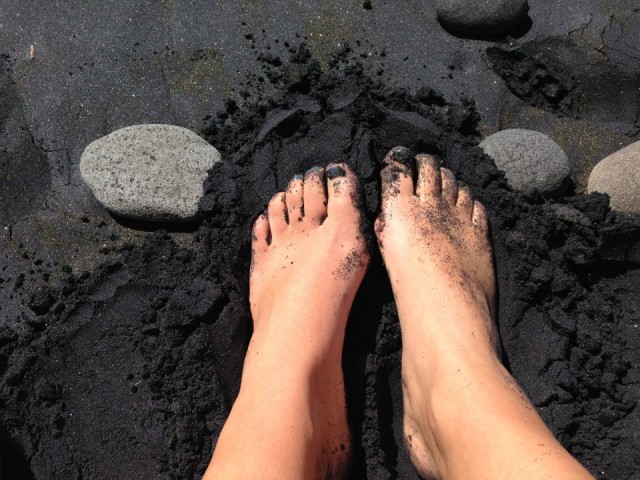 Urenui Beach, maar dan ook echt zwart zand!
