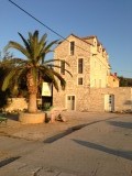 De gebouwen in Zlarin