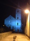 Verlichte kerk
