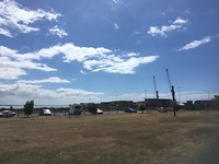 Het strand staat in de top 10 van mooiste stranden in NZ; en dan heb je dit naast je😕