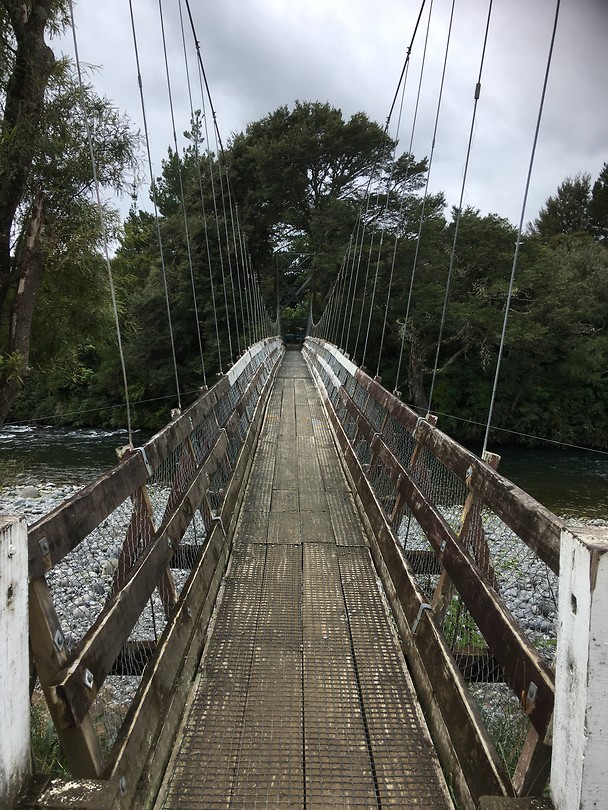 Swingbridge bij Major Jones Tongariro River