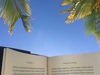 Lekker lezen bij het zwembad