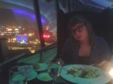 in het ronddraaiende restaurant op de 28e etage van ons hotel