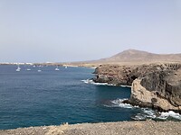 In de verte ligt Playa Blanca