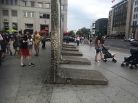 Stukjes muur op de Potsdamer Platz