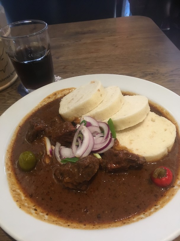 Goulash met dumplings