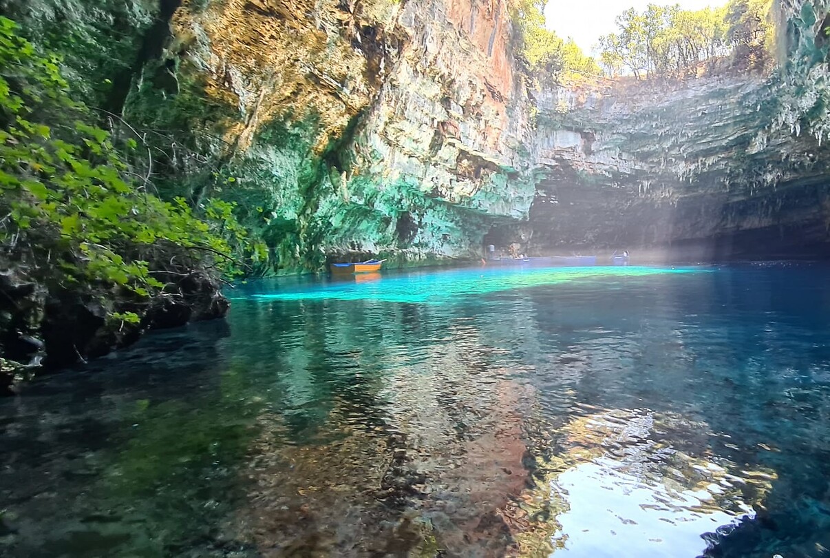 De Melissani grot