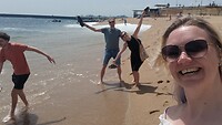 Op t strand, Leen heeft er geen zin in, haha