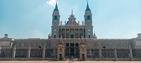 De kathedraal vanaf The Royal Palace