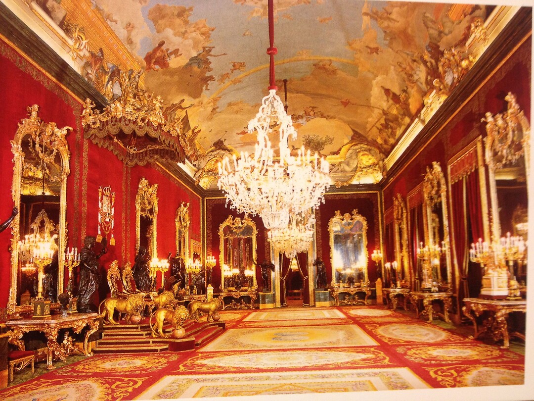 Internet foto van het interieur (troonzaal)