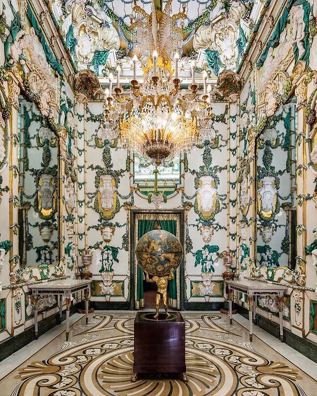 Internet foto van het interieur (porselein kamer)