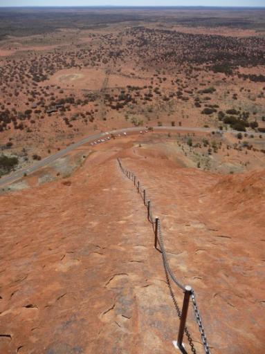 De stijle klim van Uluru/Ayers Rock