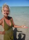 Ingeborg aan het strandjutten