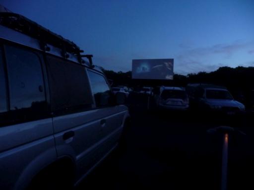 Drive-inn bios... heel relaxed!