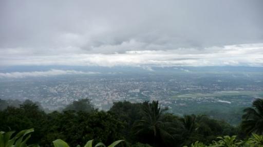 Uitzicht over C-M vanaf Wat Phra That Doi Suthep