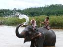 Wij vinden spelen met OT het leukste van Thailand.