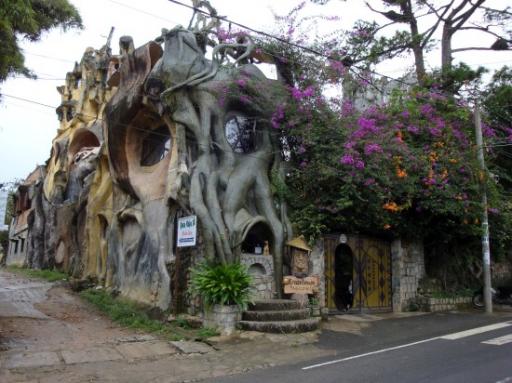 Crazy House (Gaudi meets Alice)