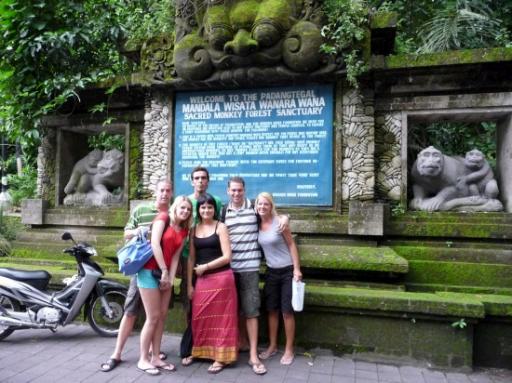Met z'n allen naar Monkey Forest
