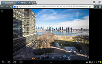 Uitzicht op de East River in Manhattan