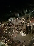 Veel mensen wachten op het vuurwerk