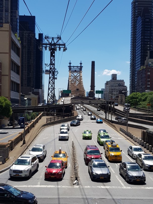 Uitzicht vanuit de tram op Queensboro Bridge
