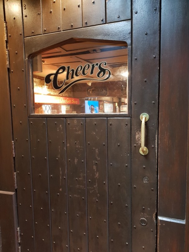 De deur van café Cheers