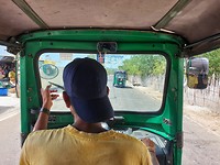 Tuktuk tour op Nainativu eiland