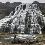 Onderaan de Dynjandi waterval