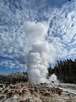 Yellowstone, Steamboat Geyser