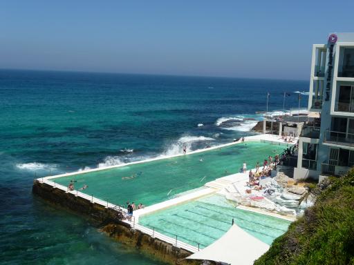 Pool/sea