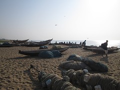 Vissersbootjes op Puri beach