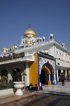 Sik tempel. schoenen uit, geen rookwaren mee en goud goud