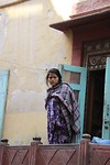 In de oude binnenstad van Bikaner een bewoonster