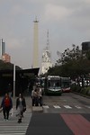 De obelisk en de busbanen