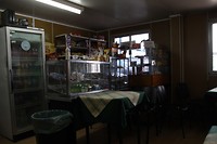 Kantine bij de haven waar we de nodige uren doorbrachten