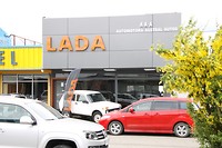 Hier nog wel verkrijgbaar ook in 4x4
